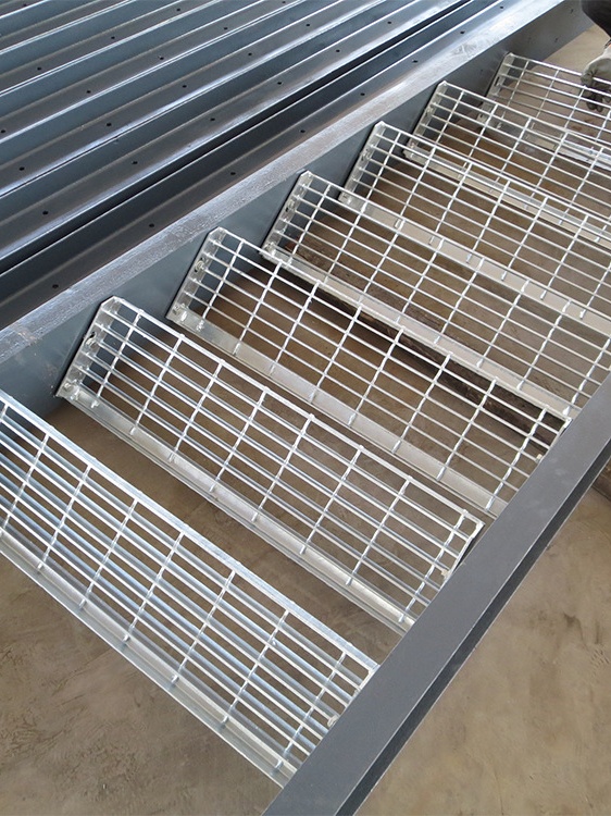 Key Points for Selecting Grating Stair Treads