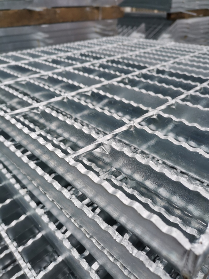 Service Life of Hot-Dip Galvanized Steel Grating