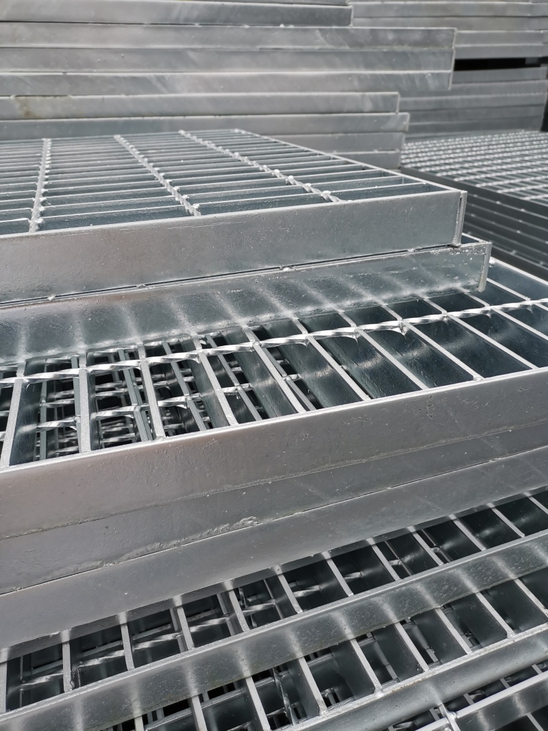 How Steel Grating is Hot-Dip Galvanized