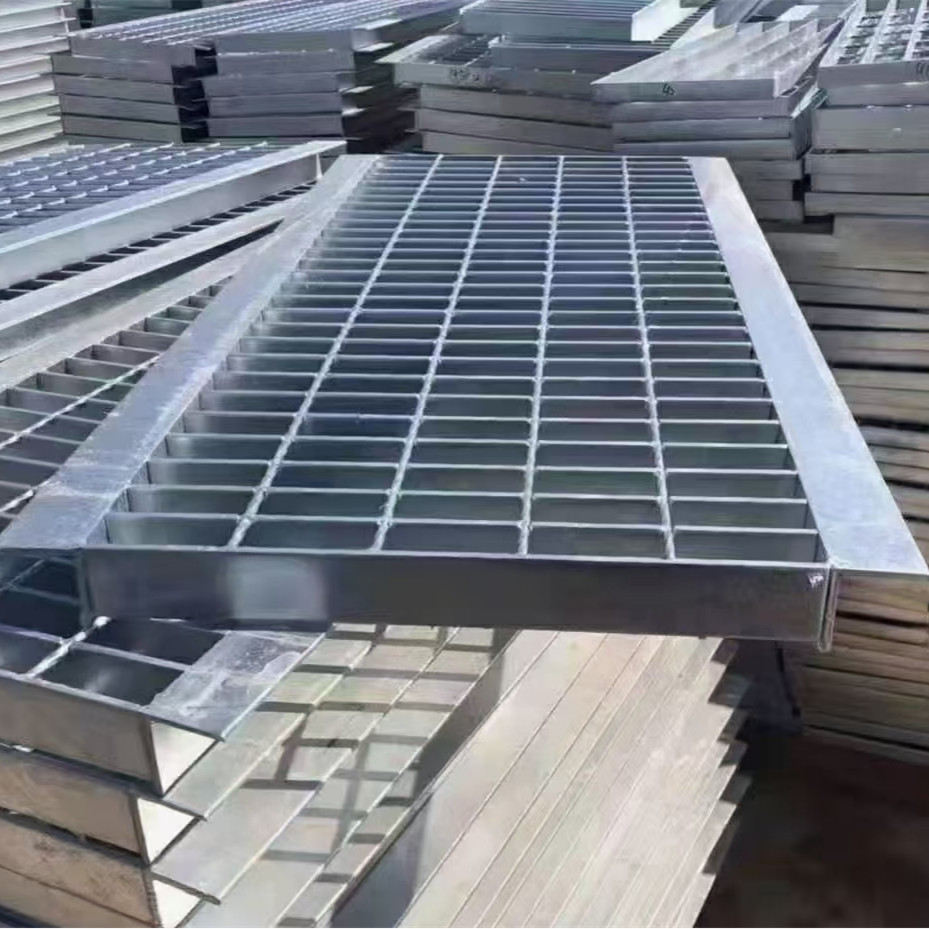 Steel grating